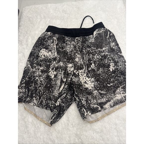 Lululemon Shorts Mens Small license To Train Mesh Liner 6” Inseam - Picture 1 of 6